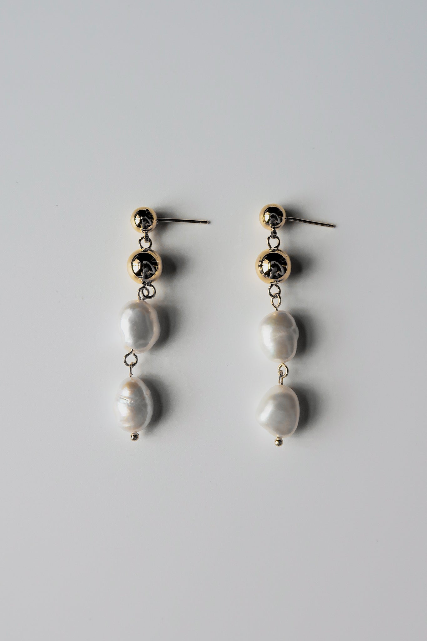 Ambria Pearl Drop Earrings (Gold)